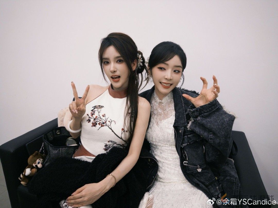 《英雄联盟》美女主持人晒选手合照 深情告别S15(图4)